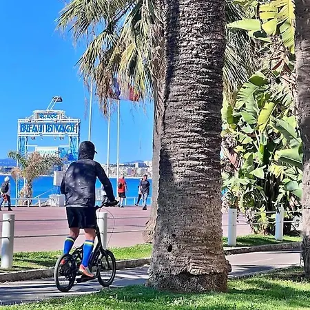 Le Quai * Νίκαια